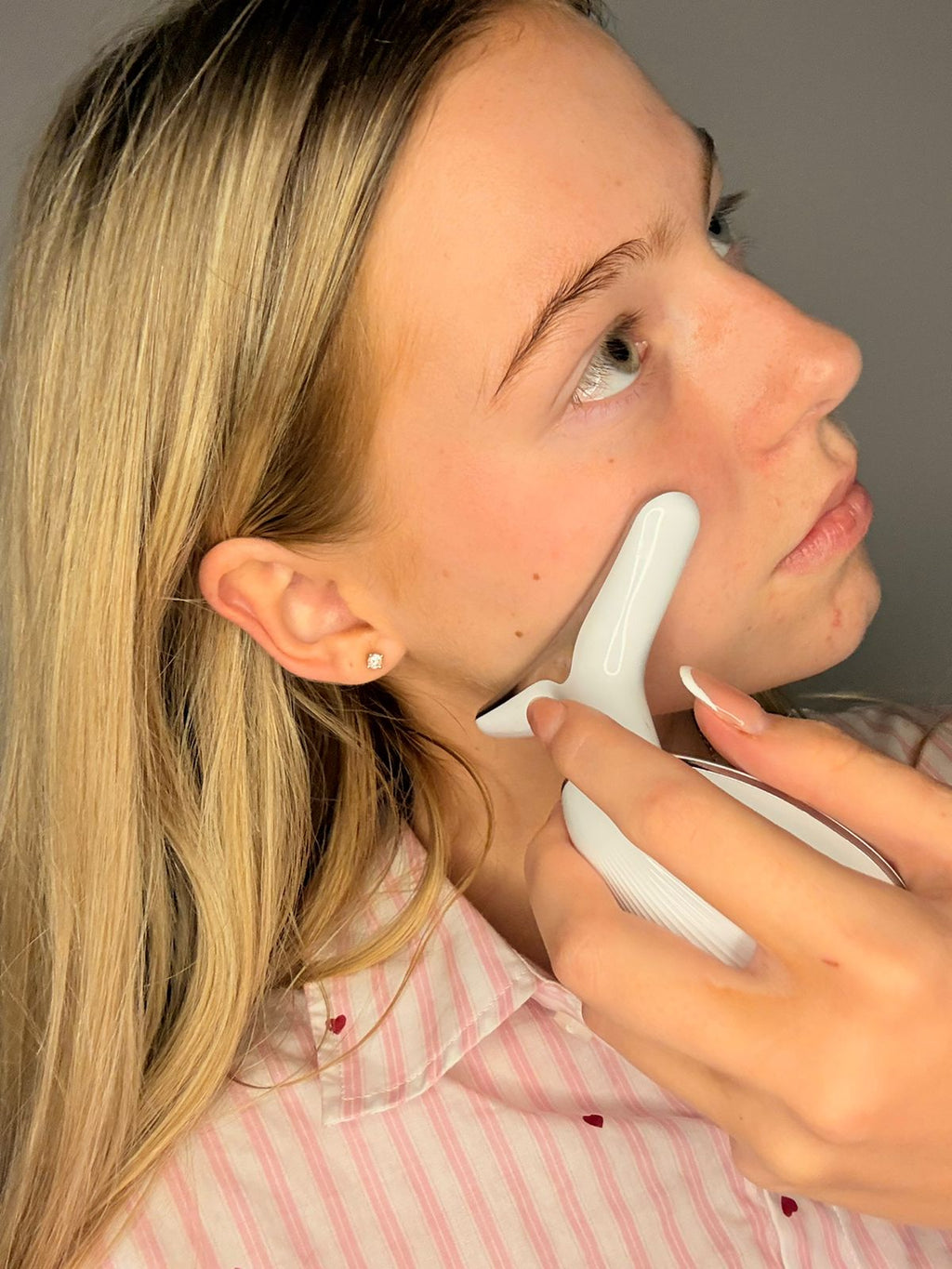 LumaéLift - 7-Color LED Face & Neck Sculptor